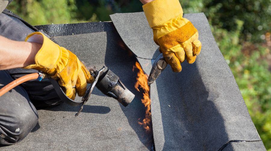 Professional gutter cleaning in Parker City, IN